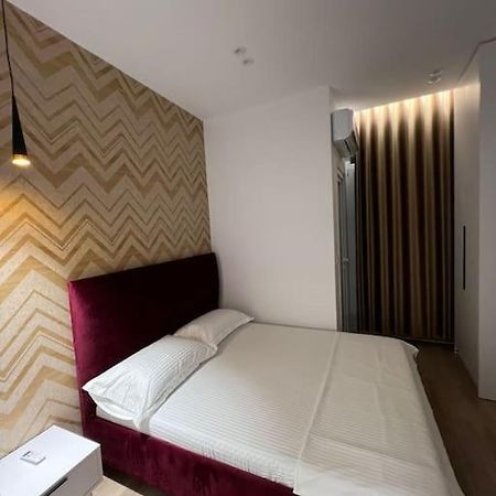 Spacious Apartment Ish-Blloku Area ติรานา ภายนอก รูปภาพ