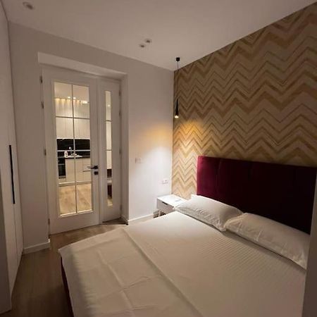 Spacious Apartment Ish-Blloku Area ติรานา ภายนอก รูปภาพ