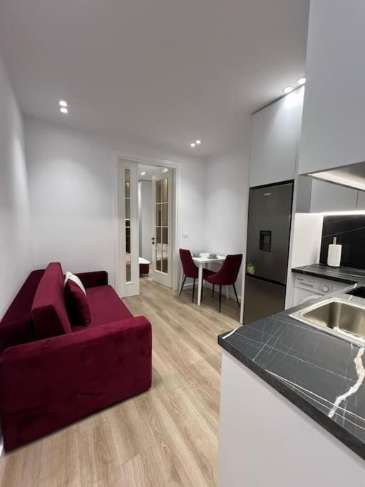 Spacious Apartment Ish-Blloku Area ติรานา ภายนอก รูปภาพ
